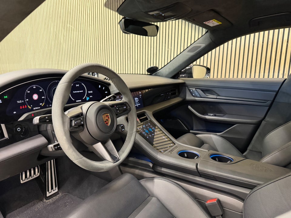 Porsche Taycan Turbo Performance+ 4d
