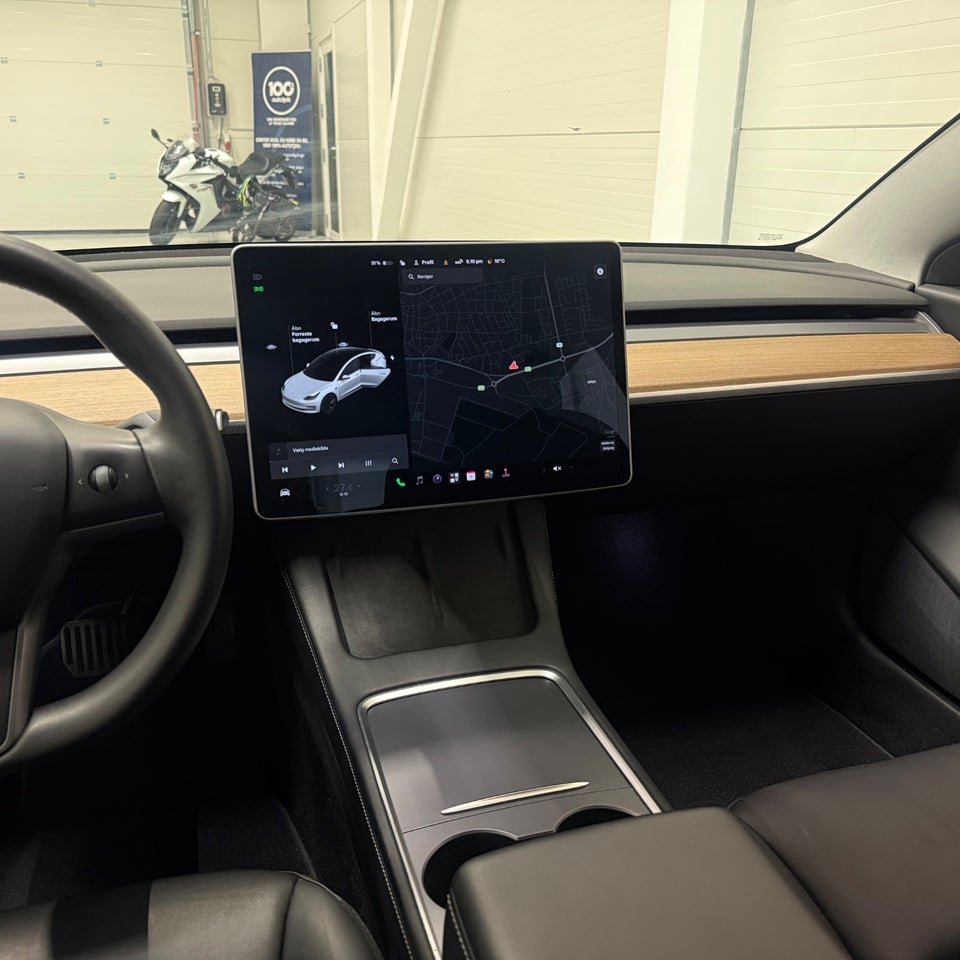 Tesla Model 3 Long Range AWD 4d