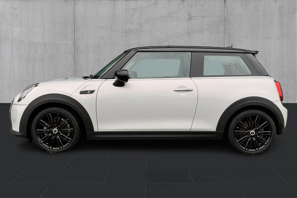 MINI Cooper SE Essential 3d