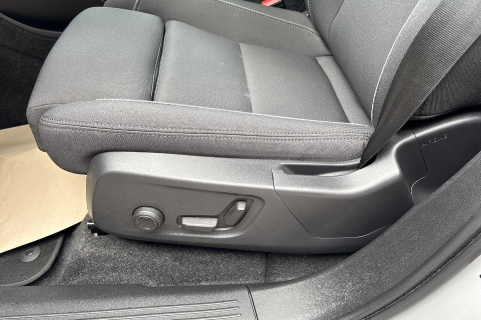 Volvo EX40 Extended Range Plus 5d