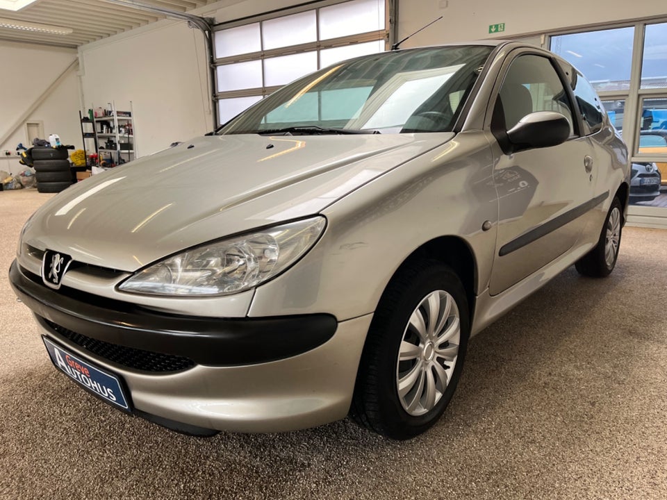 Peugeot 206 1,4 XR aut. 3d