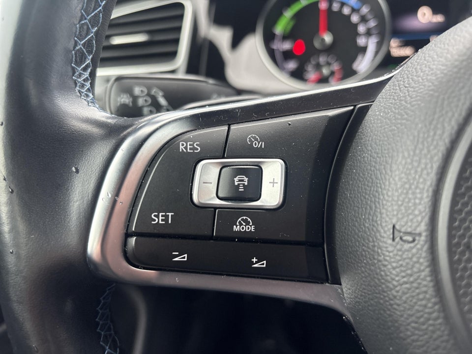 VW Golf VII 1,4 GTE DSG 5d