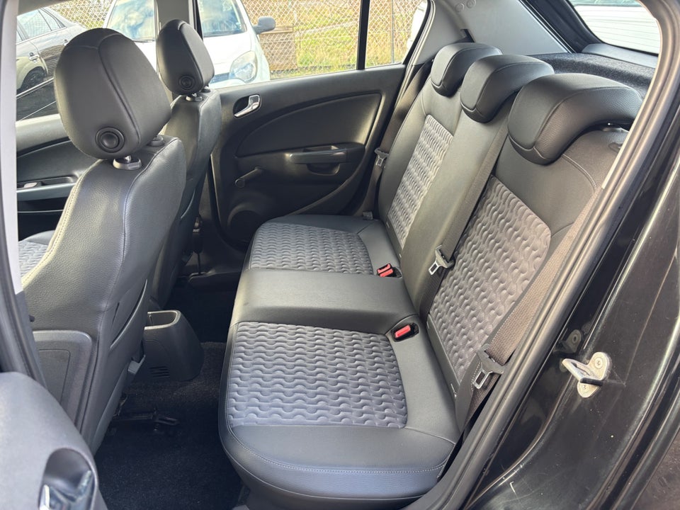 Opel Corsa 1,2 16V Cosmo 5d