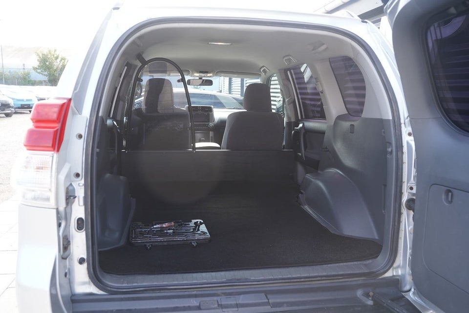 Toyota Land Cruiser 3,0 D-4D T3 aut. Van 5d