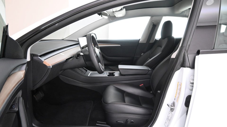 Tesla Model 3 RWD 4d