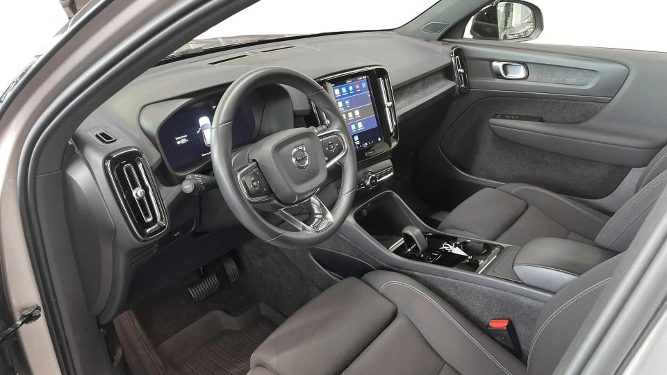 Volvo XC40 ReCharge Extended Range Plus 5d