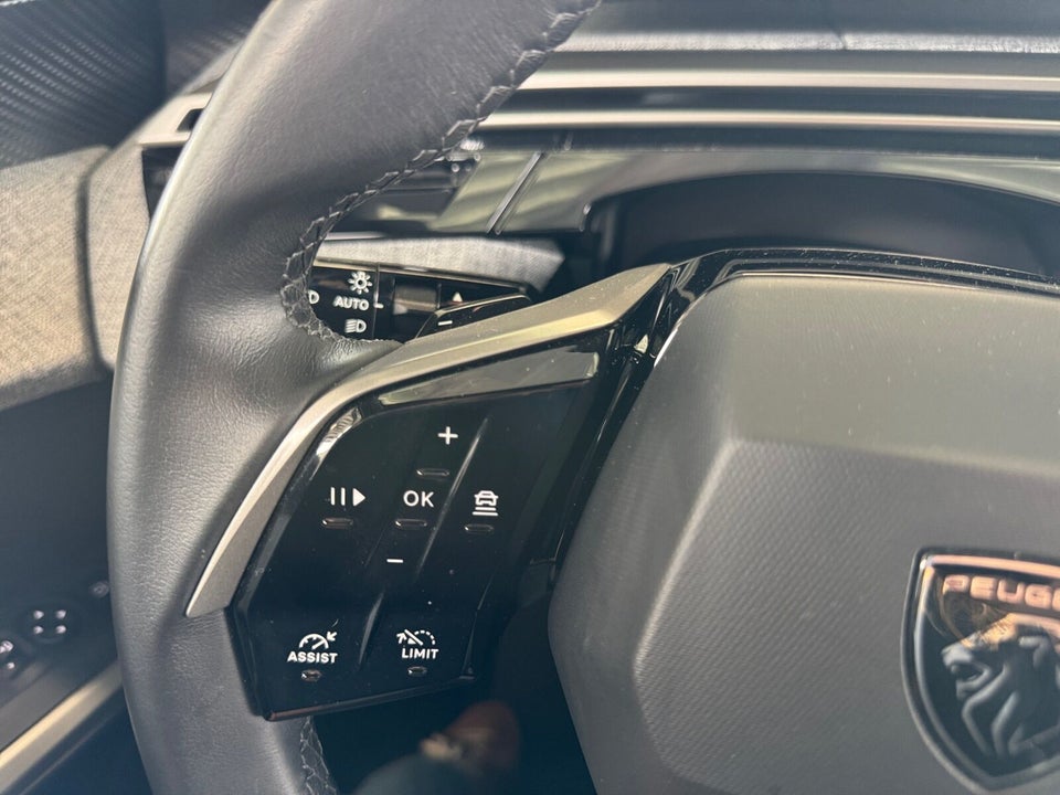 Peugeot e-5008 77 Allure 7prs 5d