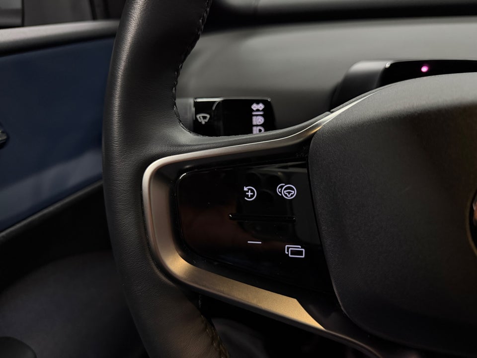 Volvo EX30 Standard Range Core 5d