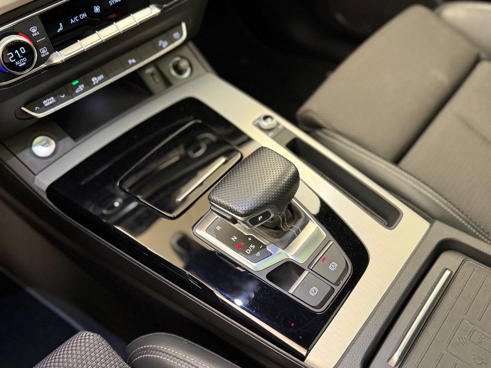 Audi Q5 55 TFSi e S-line quattro S-tr. 5d