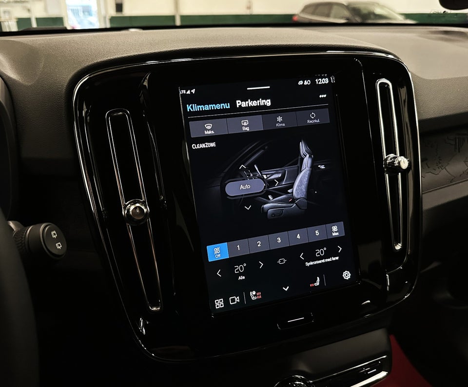 Volvo XC40 ReCharge Extended Range Plus 5d