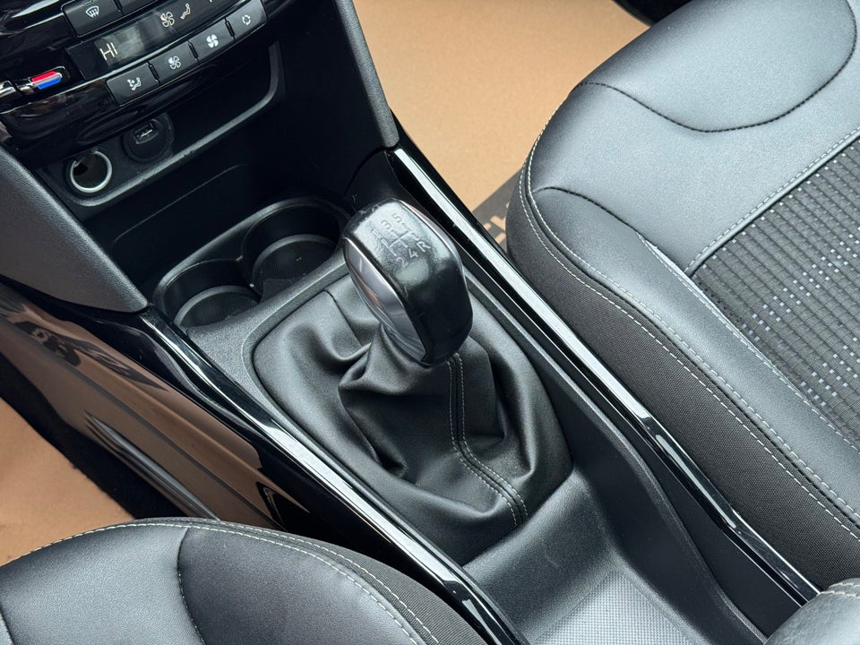 Peugeot 2008 1,5 BlueHDi 100 Allure Sky 5d