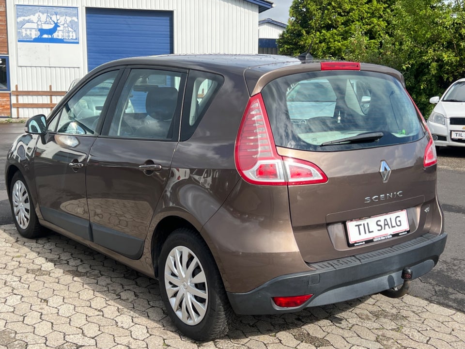 Renault Grand Scenic III 1,9 dCi 130 Expression 5d