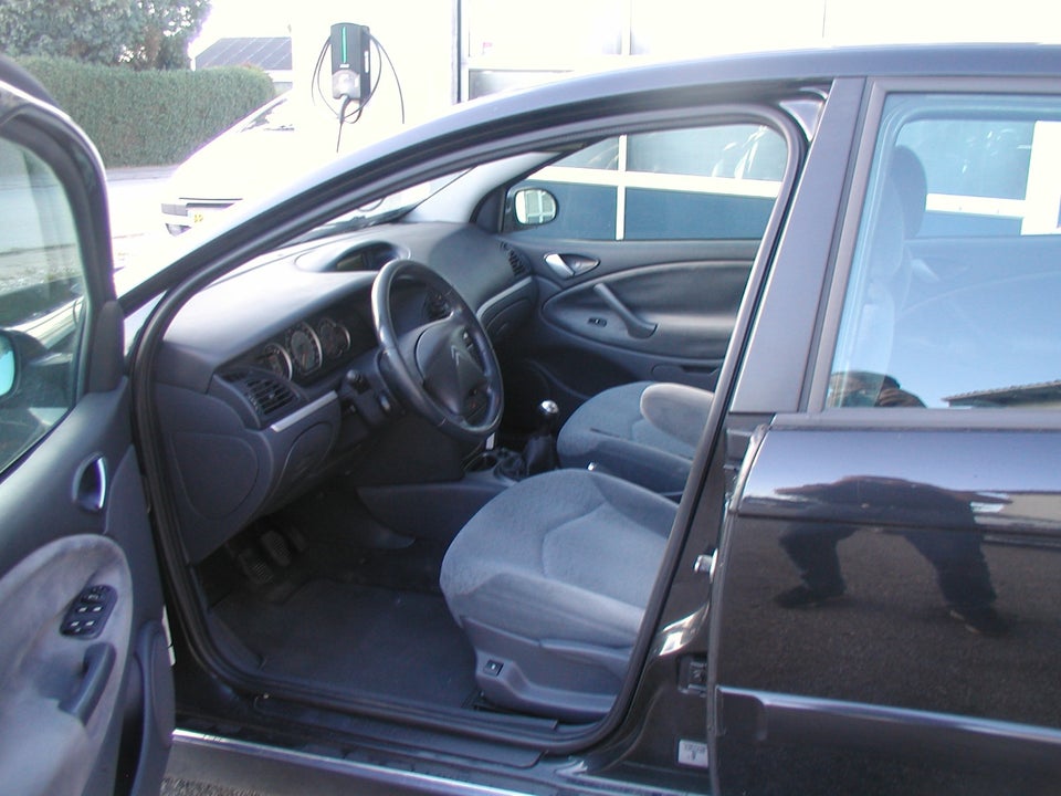 Citroën C5 1,6 HDi Elegance 5d