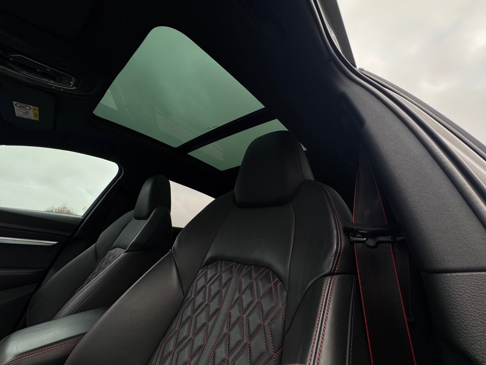 Audi Q8 e-tron 55 S-line Black Edition quattro 5d