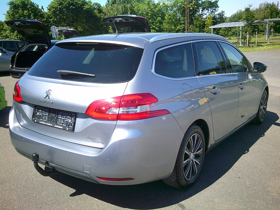 Peugeot 308 1,6 BlueHDi 120 Style SW 5d