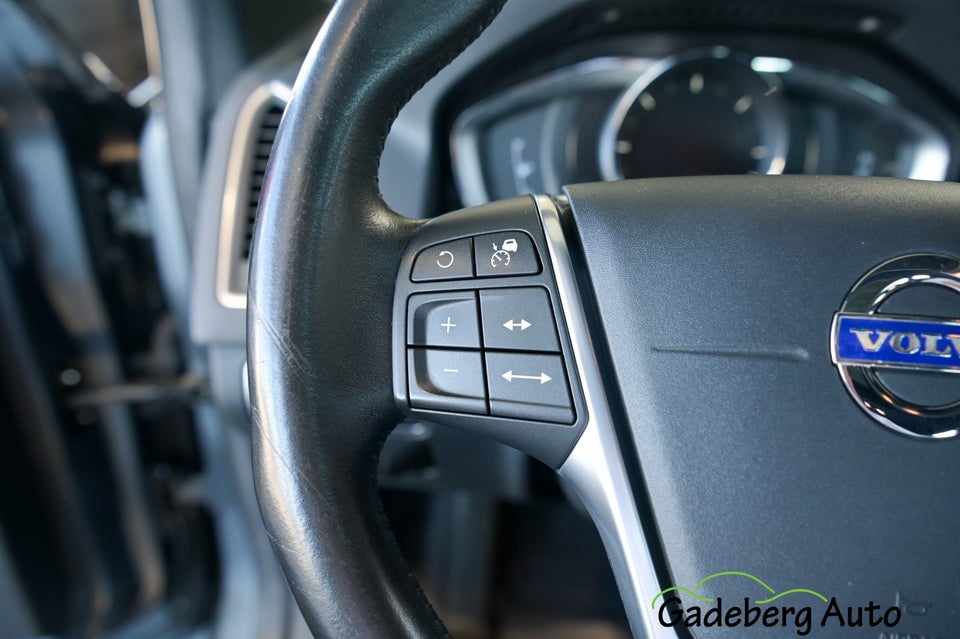 Volvo XC60 2,0 D4 190 Summum aut. 5d