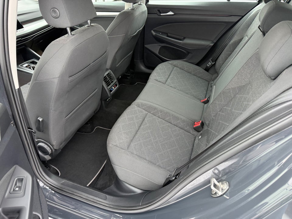 VW Golf VIII 1,5 eTSi 130 Life Variant DSG 5d