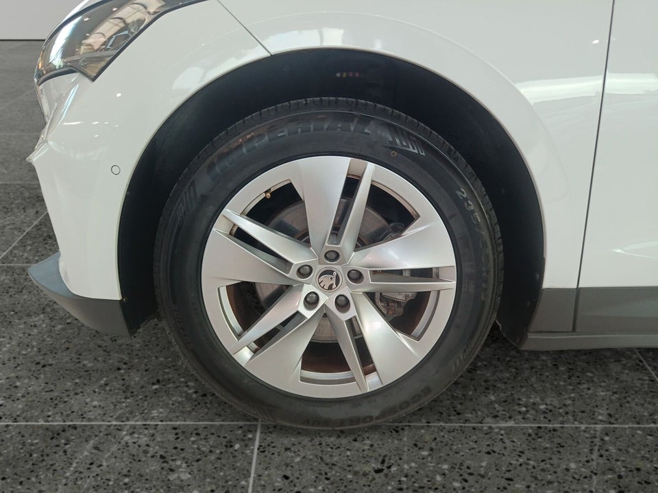 Skoda Enyaq 60 iV Loft 5d