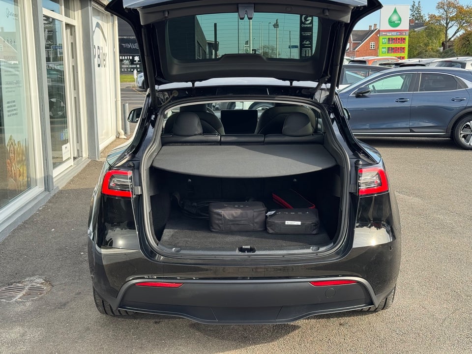 Tesla Model Y RWD 5d