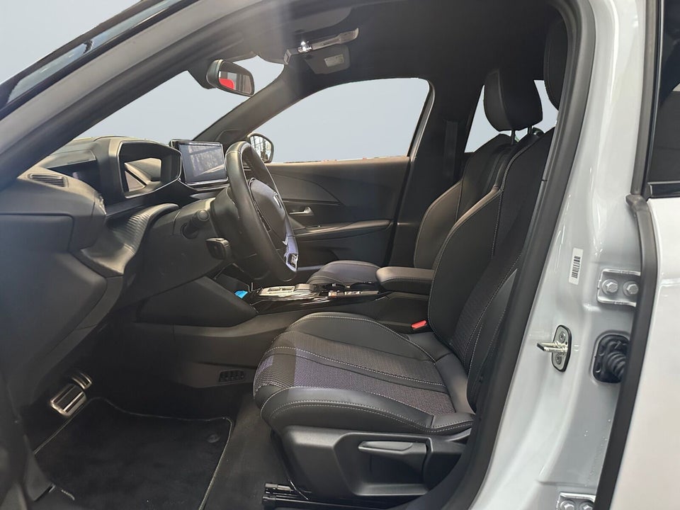 Peugeot e-2008 54 GT 5d