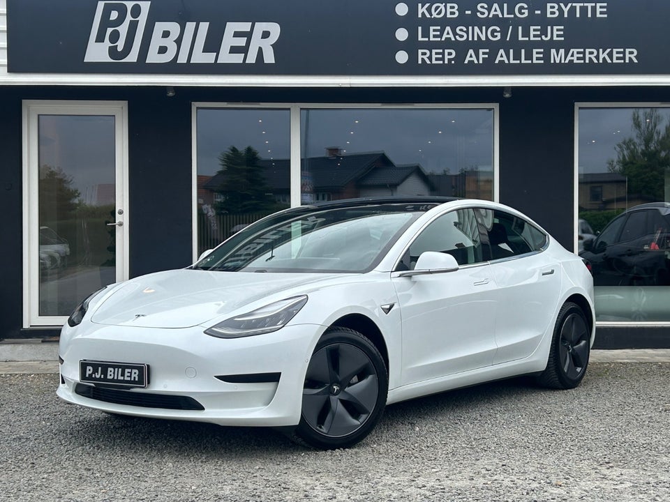 Tesla Model 3 Standard Range+ RWD 4d