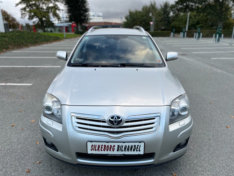 Toyota Avensis 1,8 VVT-i Sol 5d