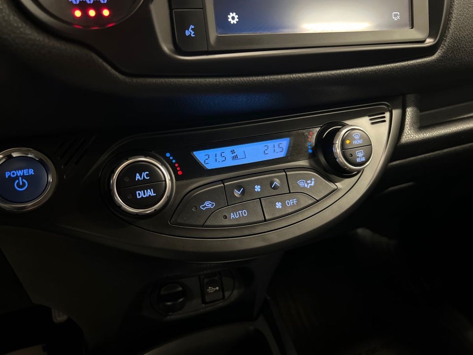 Toyota Yaris 1,5 Hybrid H3 Limited Smart e-CVT 5d