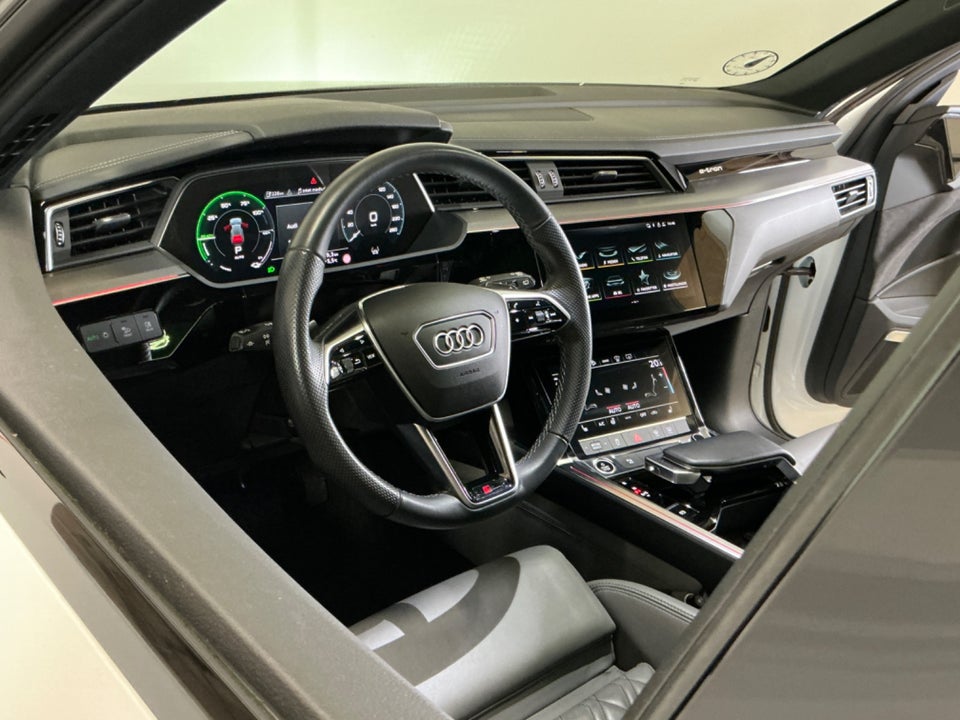 Audi e-tron 55 S-line quattro 5d