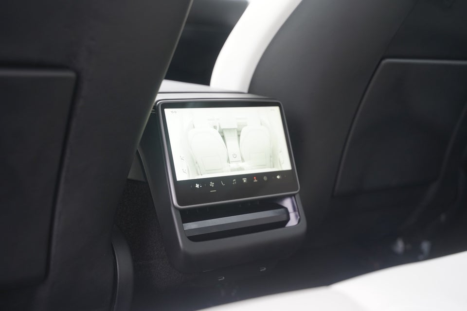 Tesla Model 3 Long Range AWD 4d