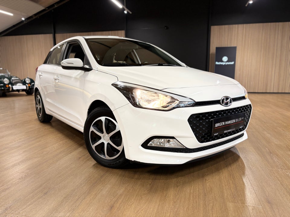 Hyundai i20 1,25 Passion 5d