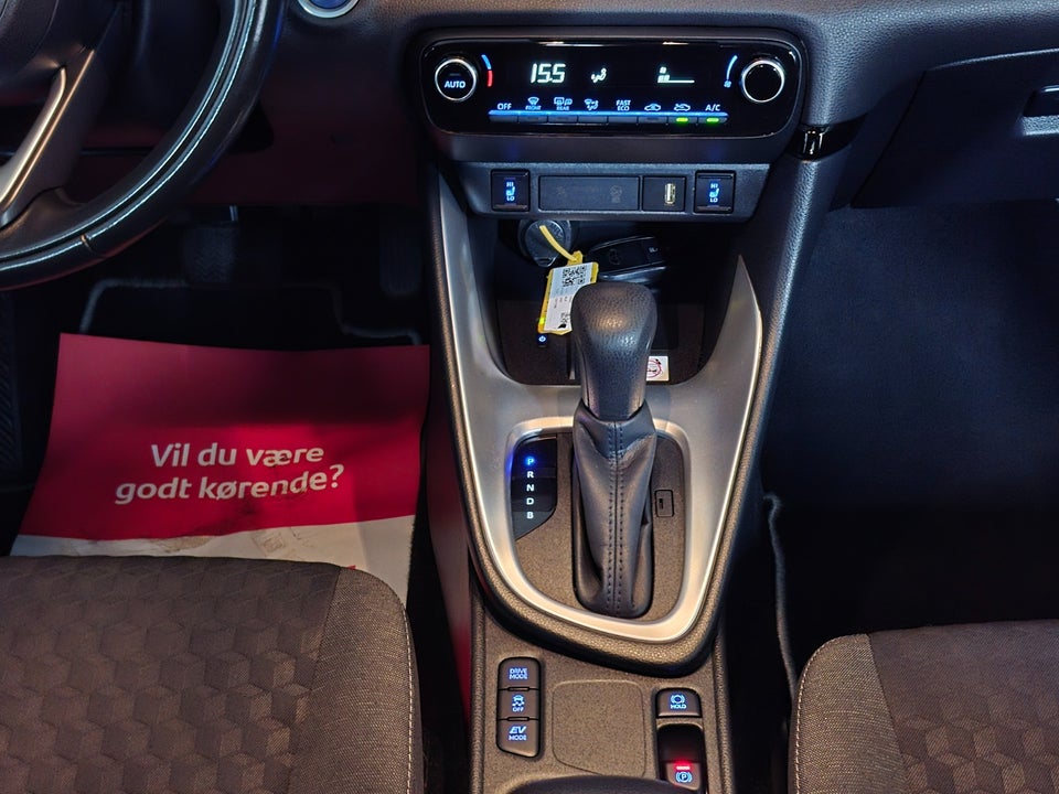 Toyota Yaris 1,5 Hybrid H3 e-CVT 5d