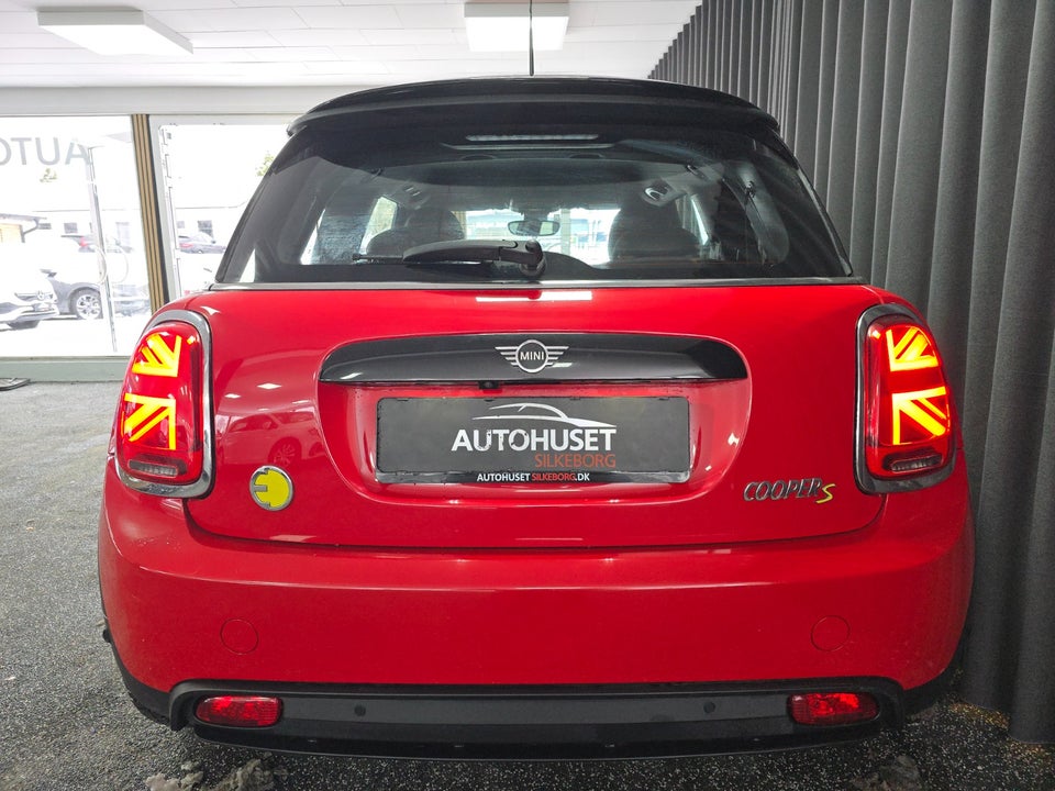 MINI Cooper SE Experience 3d