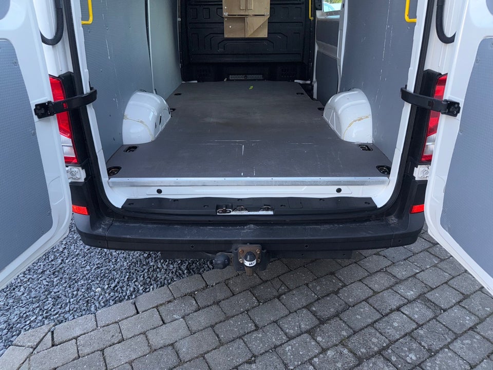 VW Crafter 35 2,0 TDi 177 Kassevogn L3H3 RWD