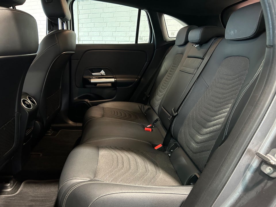 Mercedes EQA300 Progressive 4Matic 5d