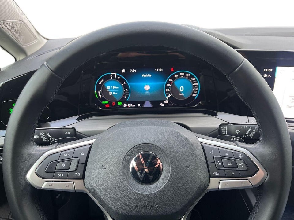VW Golf VIII 1,4 eHybrid DSG 5d