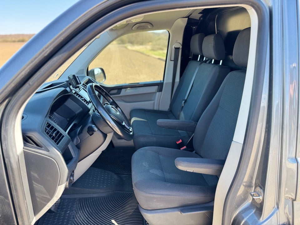 VW Transporter 2,0 TDi 150 Autotransporter DSG 2d