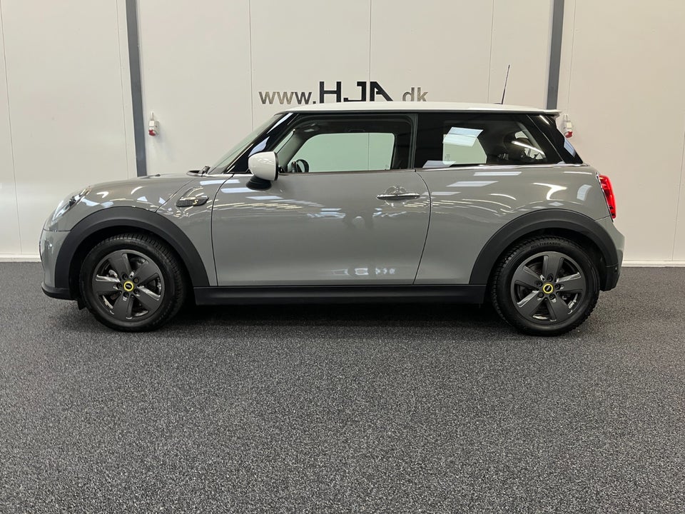 MINI Cooper SE Essential 3d