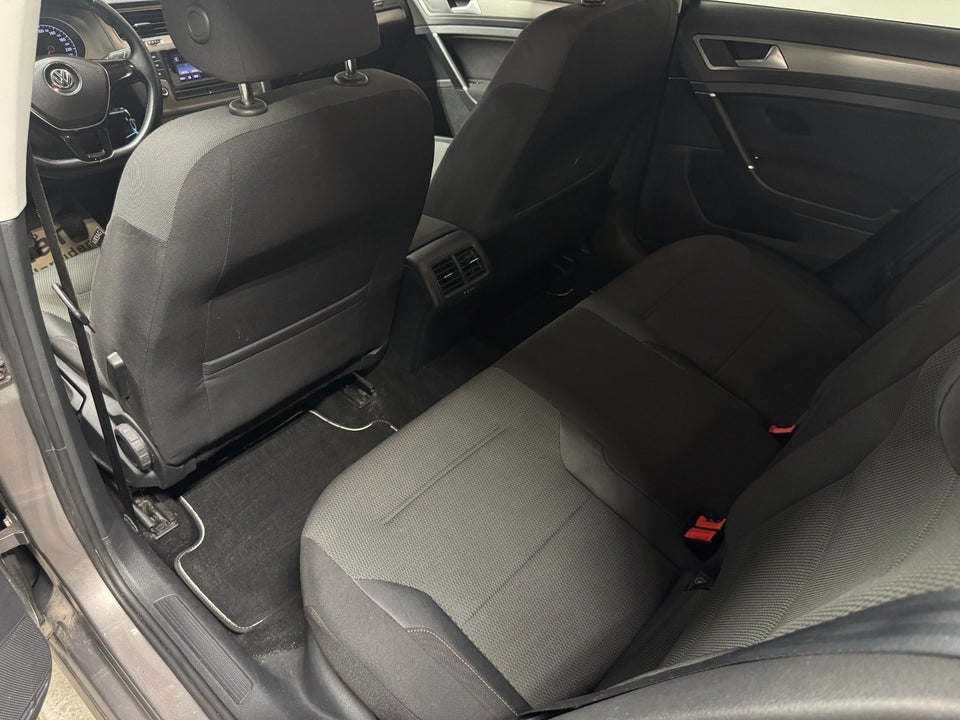 VW Golf VII 1,4 TSi 122 Comfortline BMT 5d