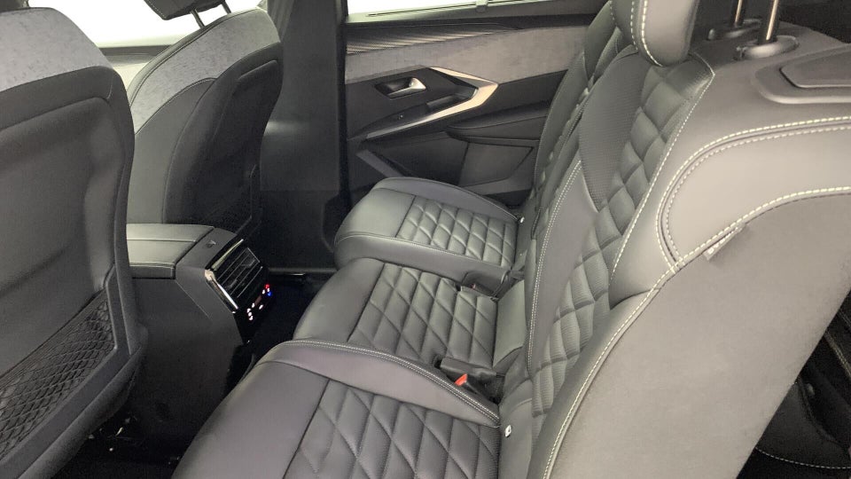 Peugeot e-5008 77 GT 7prs 5d