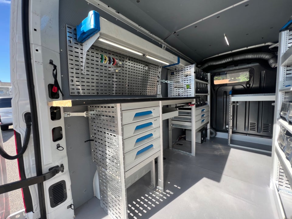 Renault Master IV T33 2,3 dCi 150 L2H2 Kassevogn