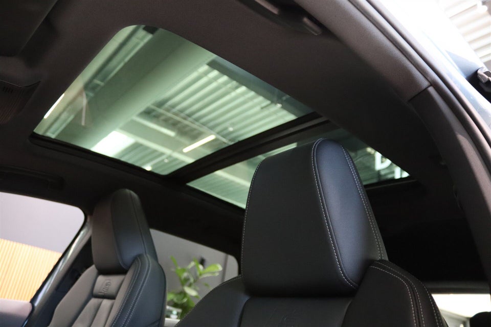 Audi Q4 e-tron 50 S-line quattro 5d