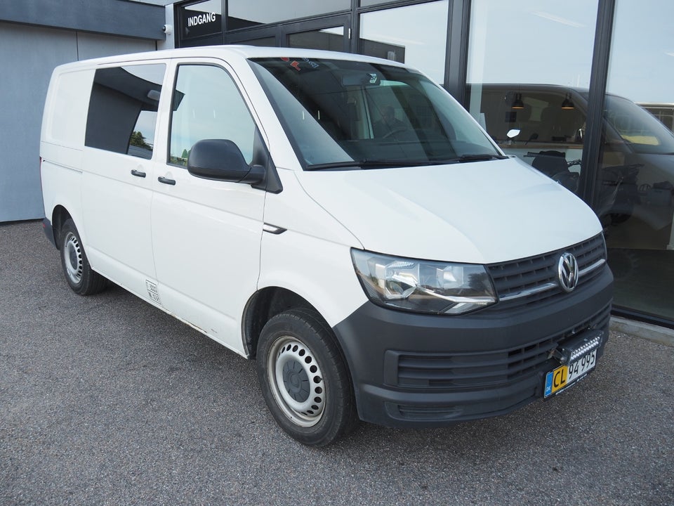 VW Transporter 2,0 TDi 102 Kassevogn kort