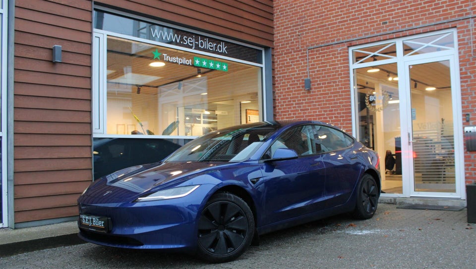 Tesla Model 3 RWD 4d