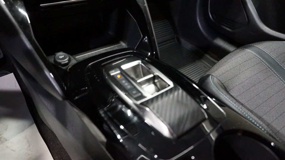 Peugeot 208 1,2 PureTech 100 Selection Sport EAT8 5d