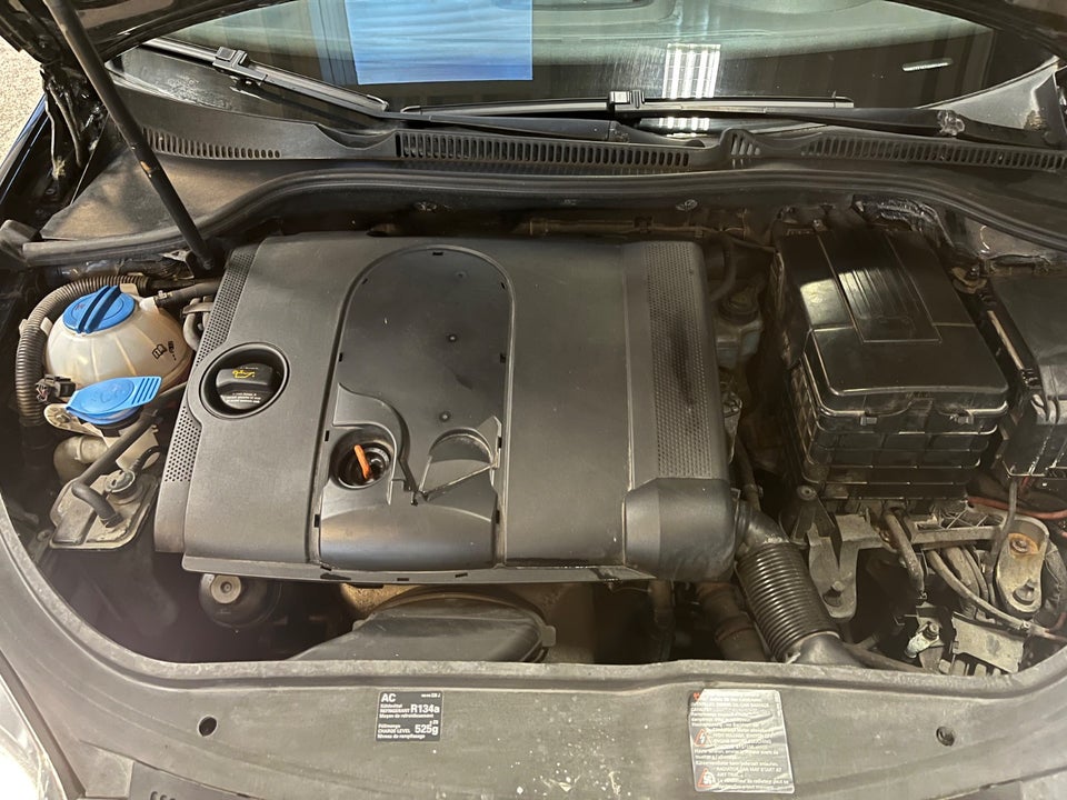 VW Golf V 1,6 FSi Trendline 5d