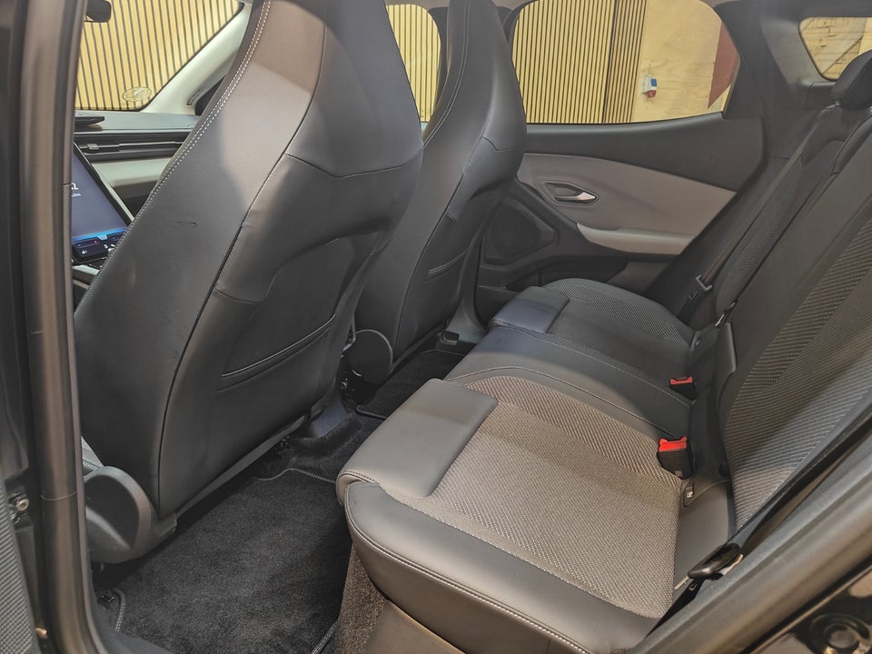 Ford Explorer 79 Select Extended Range AWD 5d