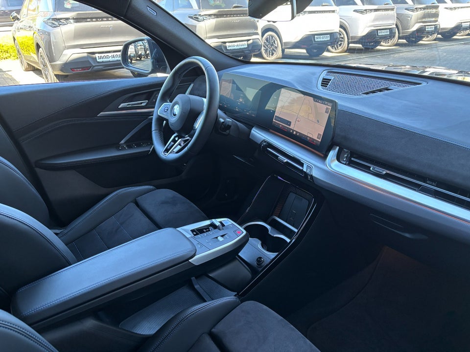 BMW iX2 eDrive20 M-Sport Premium 5d