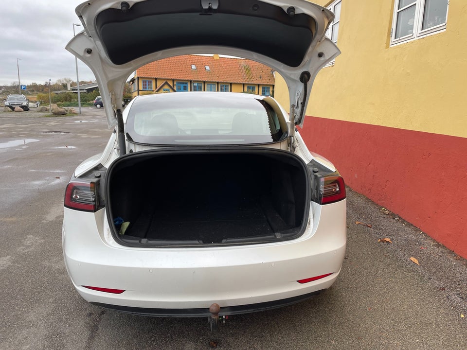 Tesla Model 3 Standard Range+ RWD 4d