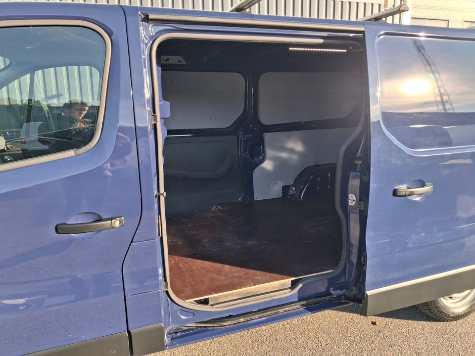 Renault Trafic T29 2,0 dCi 120 L2H1