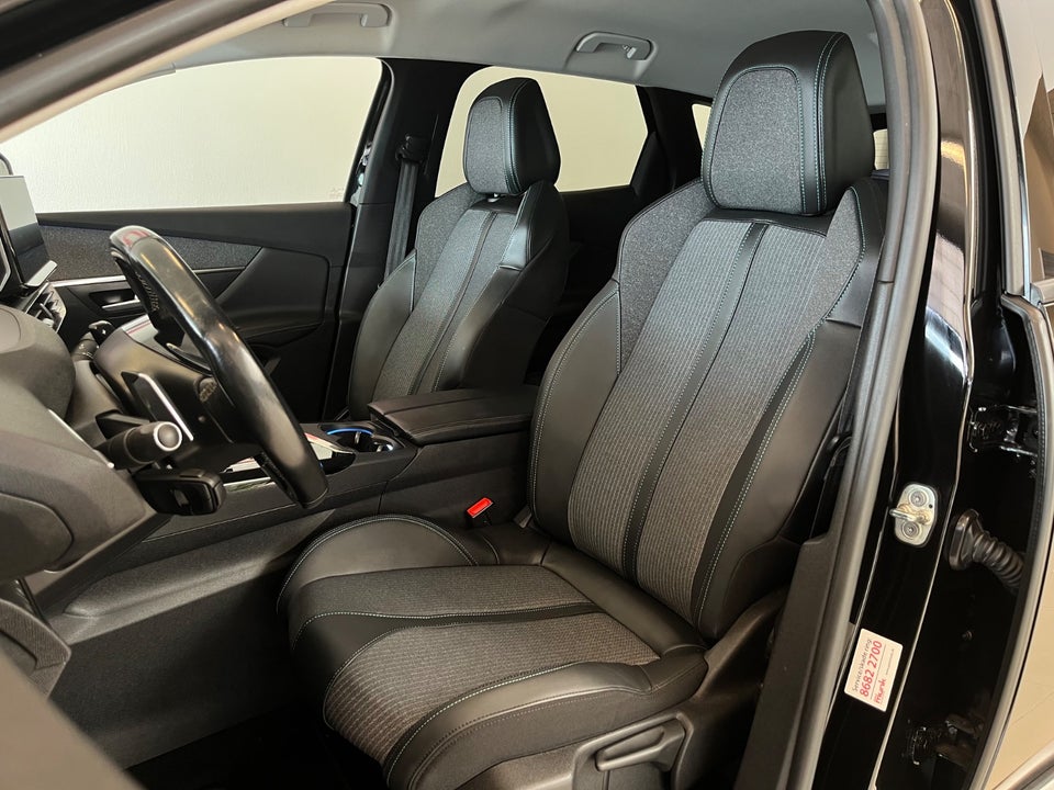 Peugeot 3008 1,6 Hybrid First Selection EAT8 5d